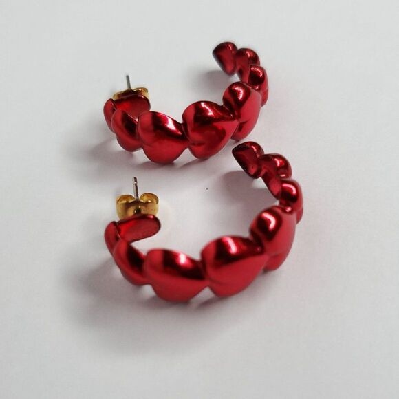 Vintage 80s Half Hoop Heart Earrings Matte Metallic Red Valentine Love - Picture 2 of 2